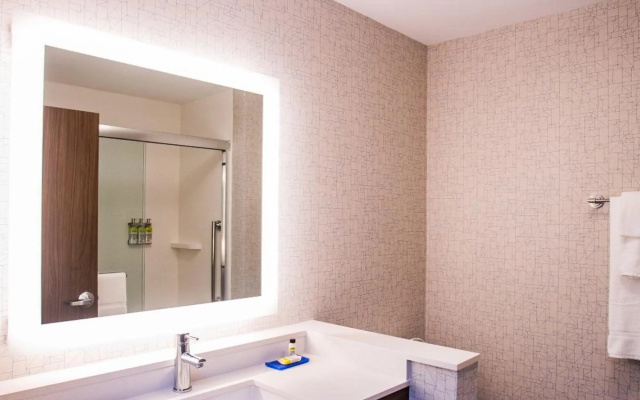 Holiday Inn Express & Suites Rehoboth Beach