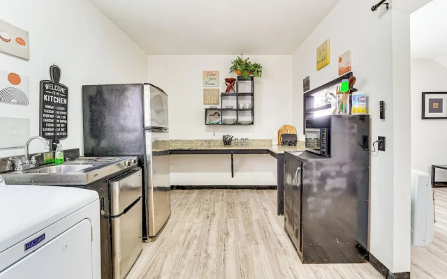 Springdale Vacation Rental ~ 9 Mi to Fayetteville!