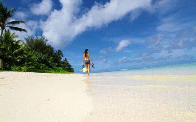 Moana Sands Beachfront Hotel