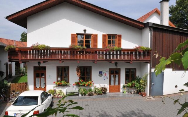 Lindenhof Deutsch