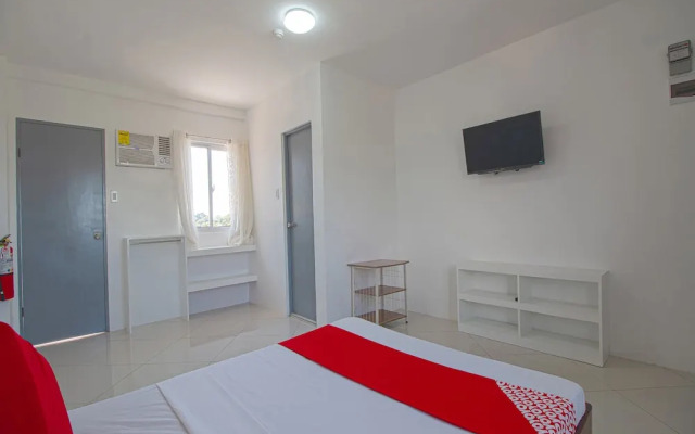 OYO 778 Fat J Apartelle