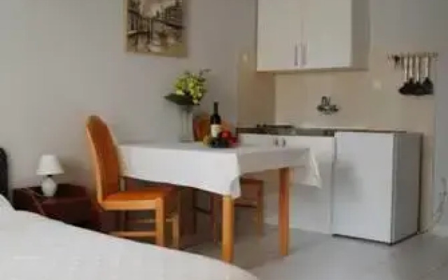 Veronica V Guest House