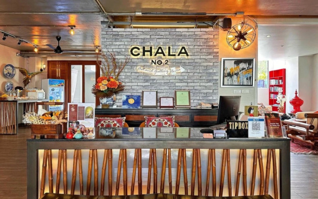 Chala Number 2 Art and Gallery House