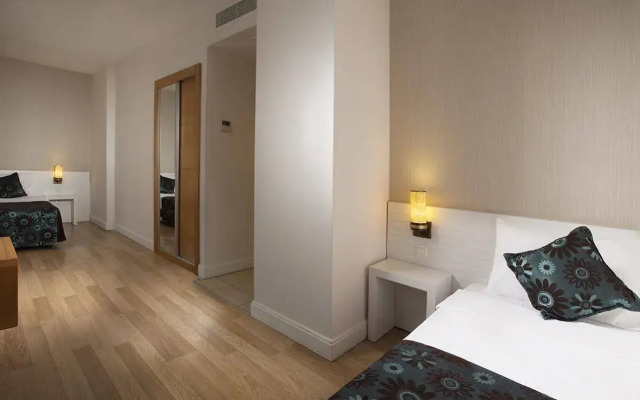 Side Aluna Hotel