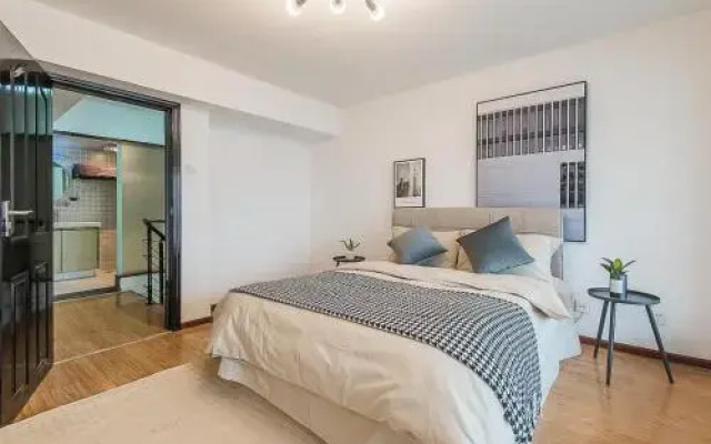 Xi'an Yanta·Xiaozhai· Locals Apartment 00135890