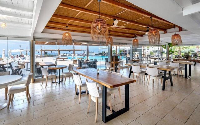 Smy Santorini Suites & Villas
