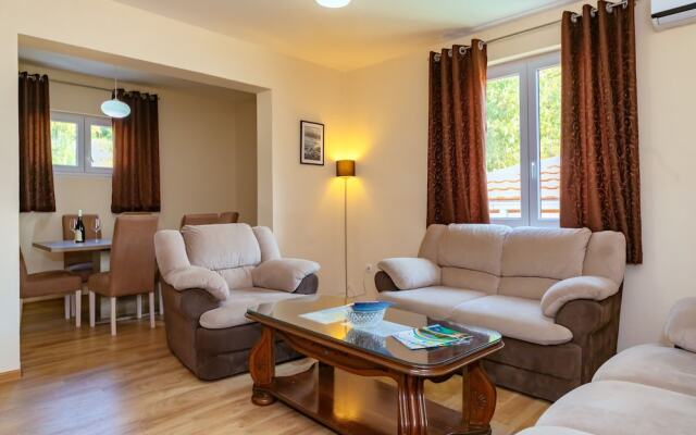 Uphill Glavanovic Villa