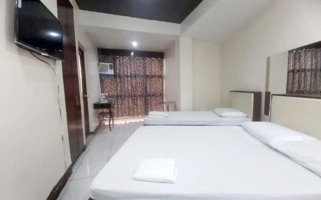 Cosmo Hotel Espana Near Ust