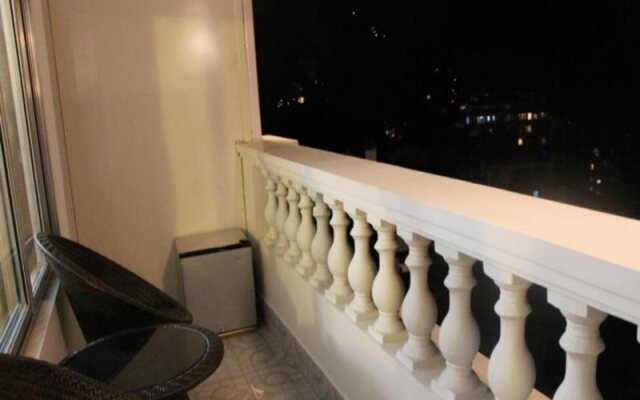 Hotel White Yak