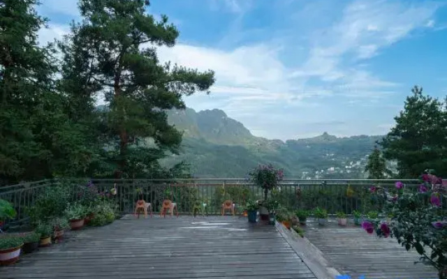 Yuelanshan Zijin Holiday Homestay (Zhangjiajie National Forest Park Branch)