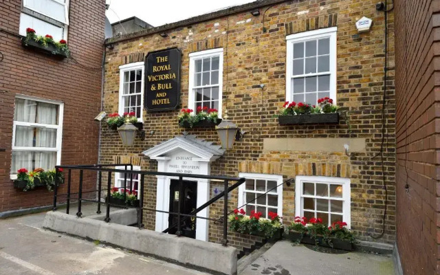The Royal Victoria & Bull Hotel