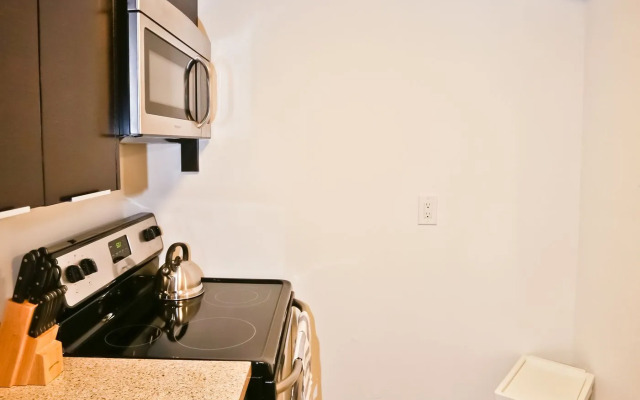 NUOVO Miami Apartments at Coconut Grove