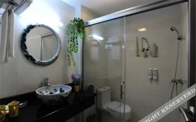 Romantic Xijie Hotel