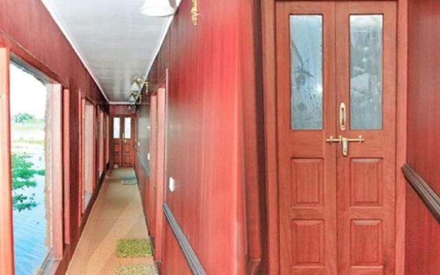 GuestHouser 3 BHK Houseboat 9f4e