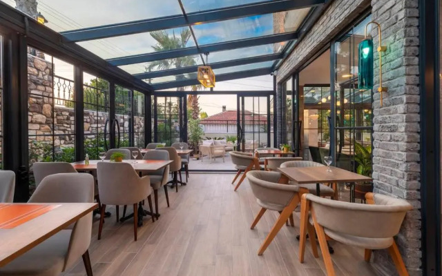 Lagun Castle Hotel&Spa