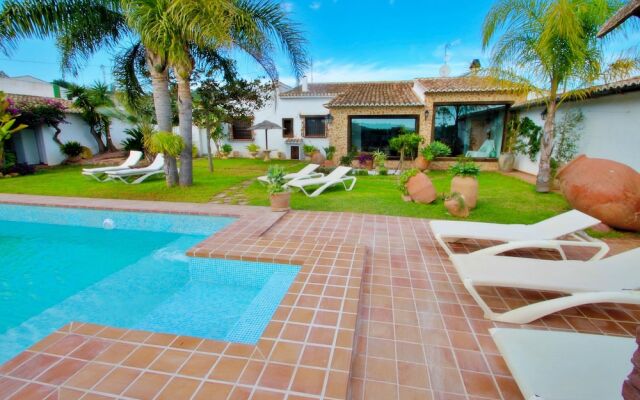 Finca La Coma - modern, well-equipped villa with private pool in Benissa