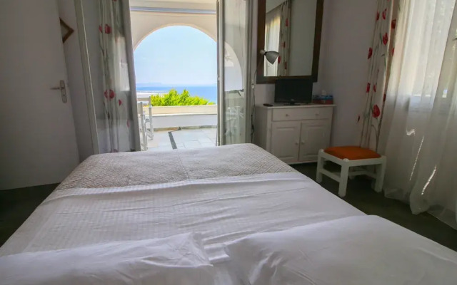 Home with View of Agios Ioannis in Tinos