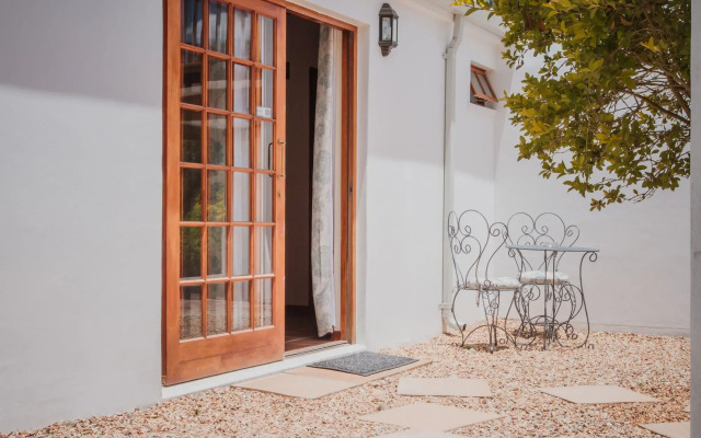 Aan de Oever Guesthouse