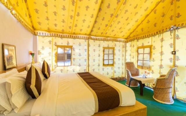 Luxury Golden Camp