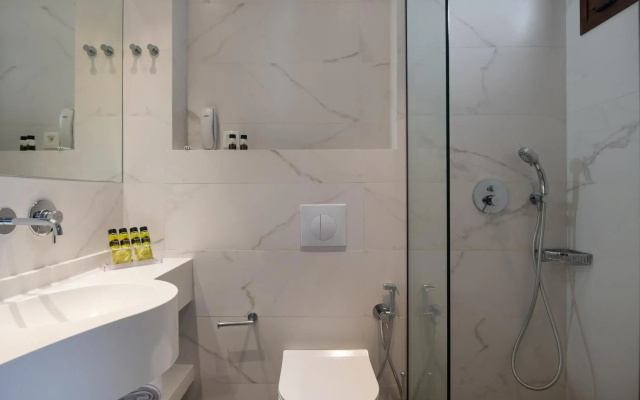 Lagomandra Hotel and Spa