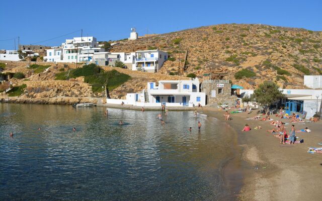 Droufakos’ home - Beachfront Lux 2BD apt. w. Views