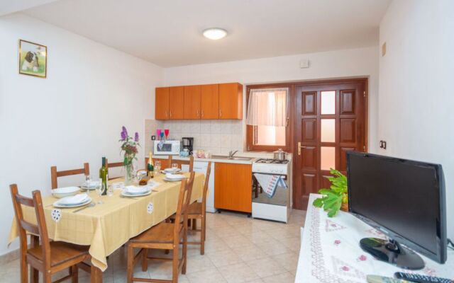 Vinka Laginji in Laginji