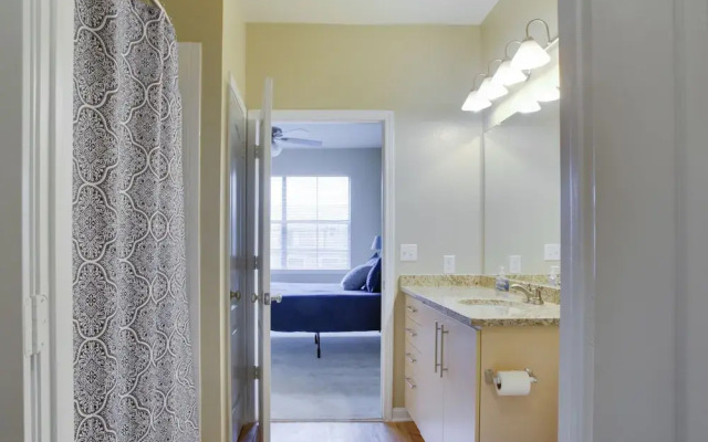 Southend 2 BR Apt near Stadium by Frontdesk