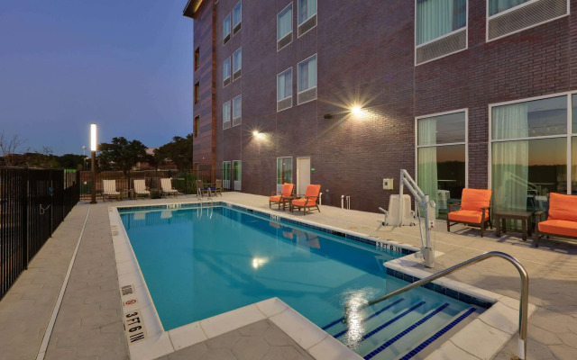 La Quinta Inn & Suites by Wyndham Lakeway