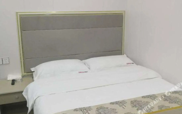 Dengge Business Hotel