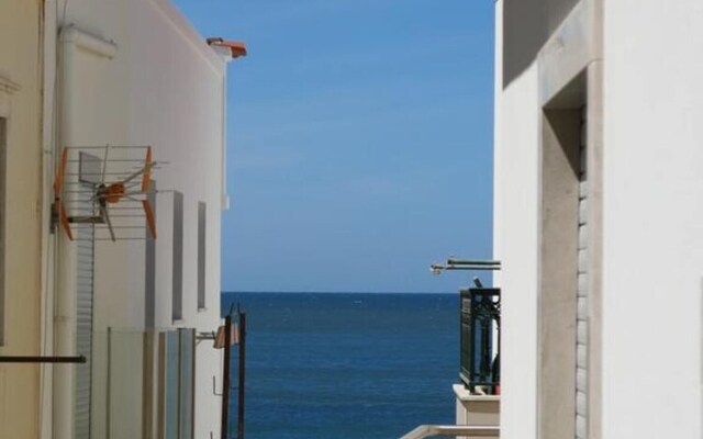 Apartment with One Bedroom in Nazaré, with Wonderful Sea View, Furnished Garden And Wifi - 500 M From the Beach