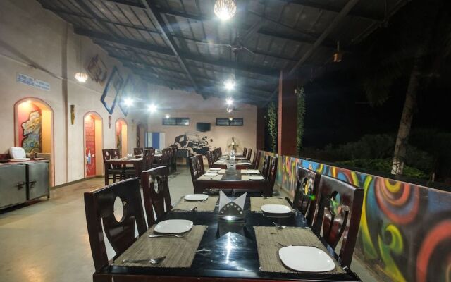 Oyo 48704 Rashi Farms