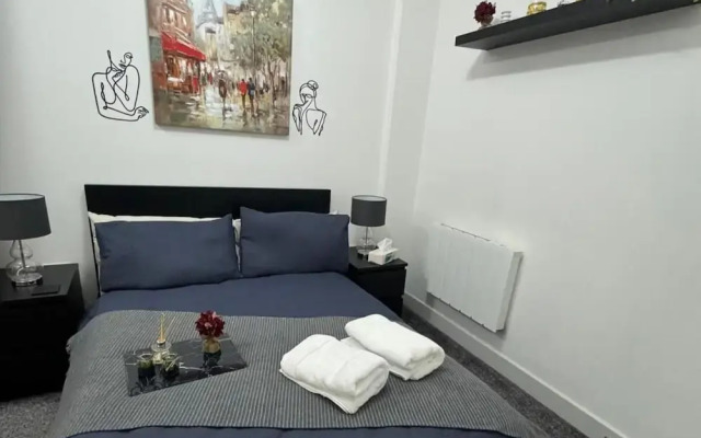 1 Bed-sleeps 4-town Centre-10 min to Ascot- Pets