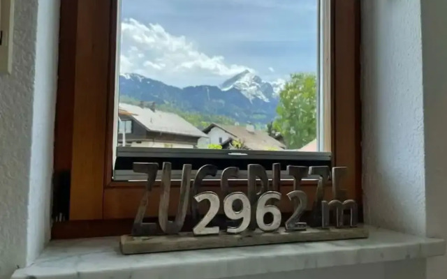 Valley Station Modern Retreat