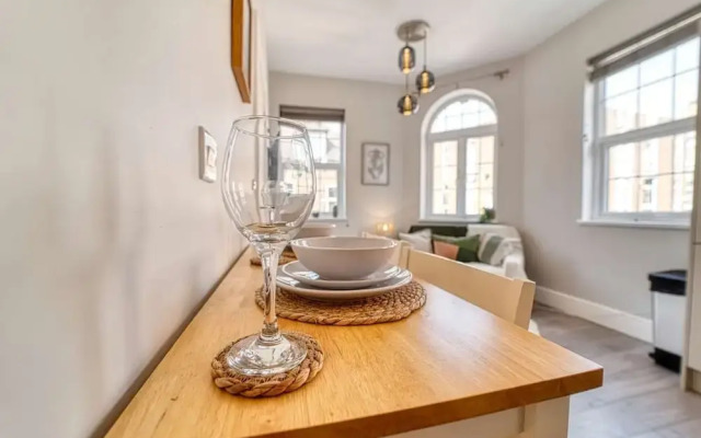 Host Stay Taylor Bennett Apartment