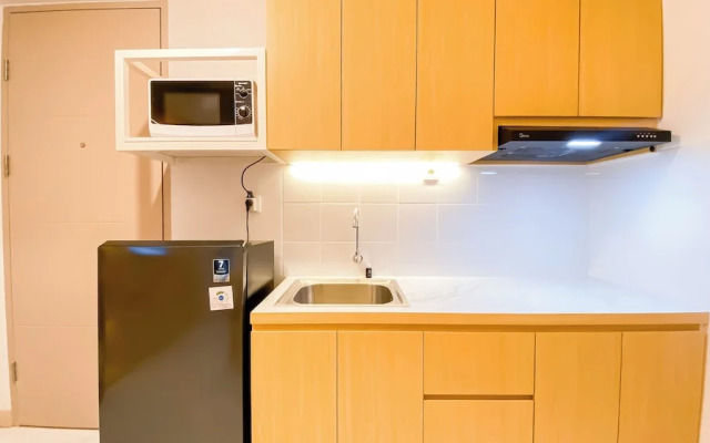 Cozy with Modern Style 2BR Apartment at Tokyo Riverside