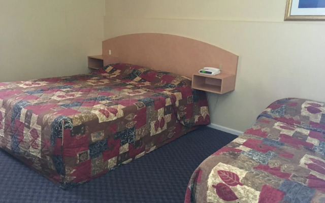 Parkville Motel