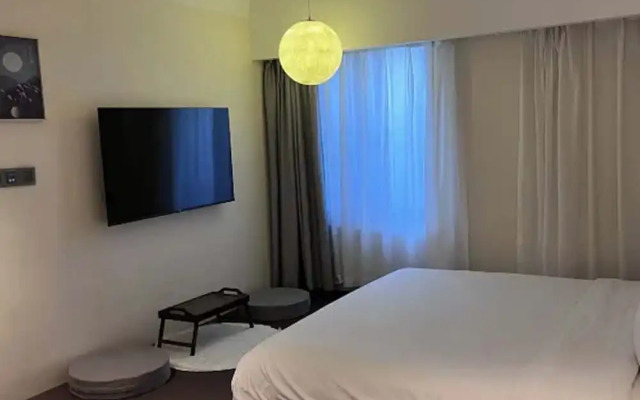 Shanghai Lujiazui Area BaBaiBan LANOU Hotel