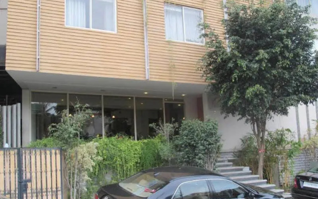 Shilton Residence Hotel