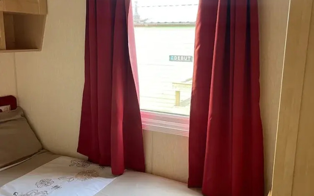 Immaculate 2-bed Static Caravan at Monrieth