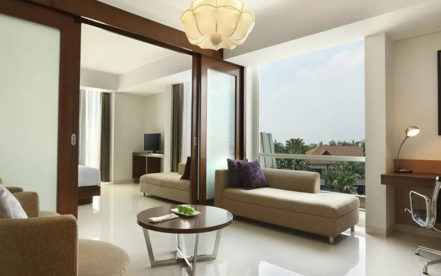 Santika Premiere Kota Harapan Indah