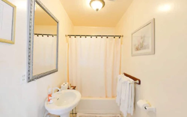 Monarch Cove Inn