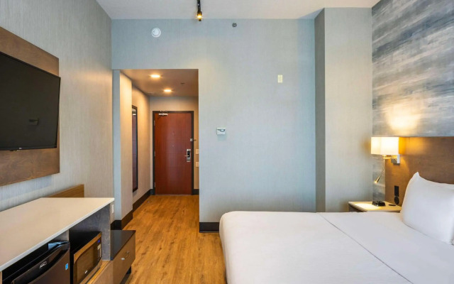 Quality Inn & Suites Levis