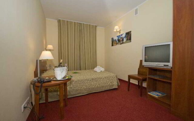 Hotel Major Budget
