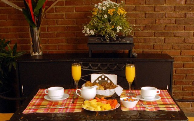 Suite Colonial by Cristi