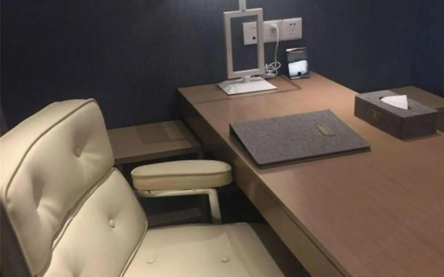 Lens International Hotel