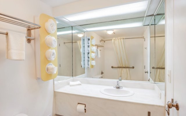 Oyo Hotel Mona Lake Muskegon