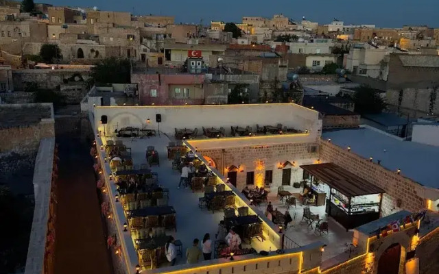 Şahmeran Otel Cafe Restoran