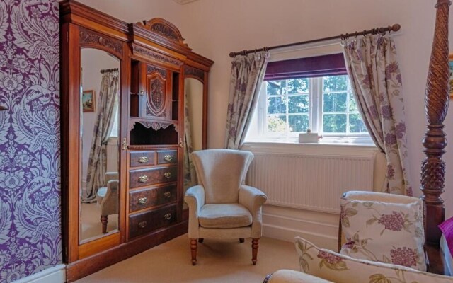The Edgemoor Hotel