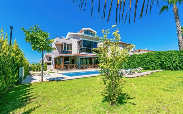 Paradise Town Villa Estella