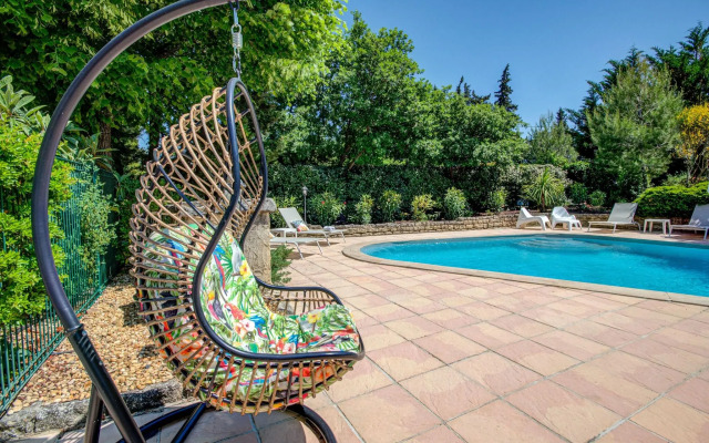 Logis Hotel Le Blason de Provence